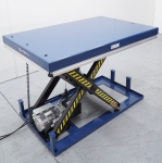 Mesa elevadora eléctrica 2.000 kg. Plataforma de 1700 x 1000