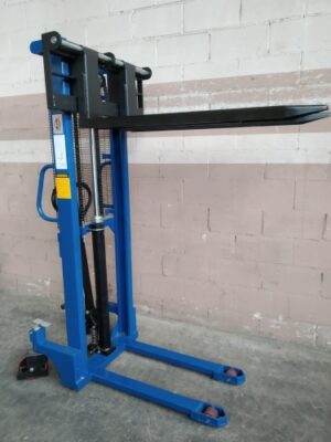 Apilador manual 2.000 Kg a 1.600 mm