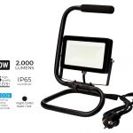 FOCO LED 30W 2000 LUM.CON SOPORTE TIERRA 70325
